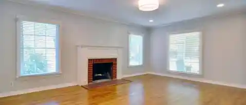 2924 6 AVE