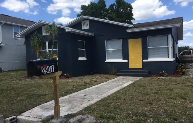 West Tampa Home, near UT and Downtown