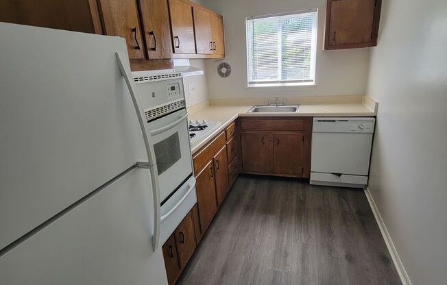 2 beds, 1.5 baths, 900 sqft, $1,245, Unit 220-C