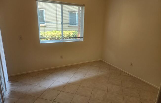 2 beds, 1 bath, $2,200