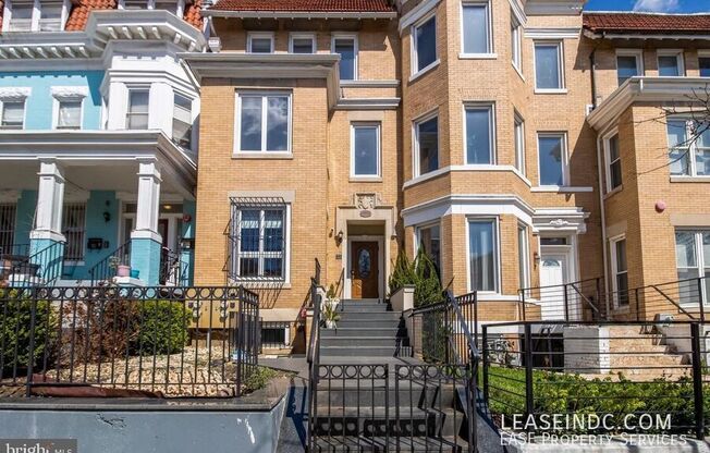1441 CLIFTON ST NW
