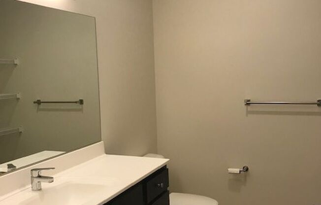 1 bed, 1 bath, 750 sqft, $2,200, Unit 211