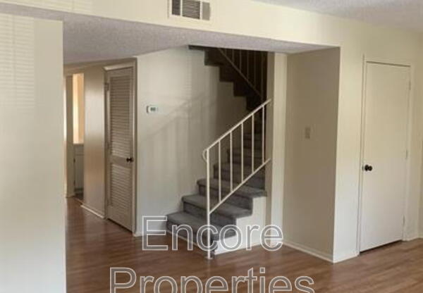 1411 FOXWOOD DR