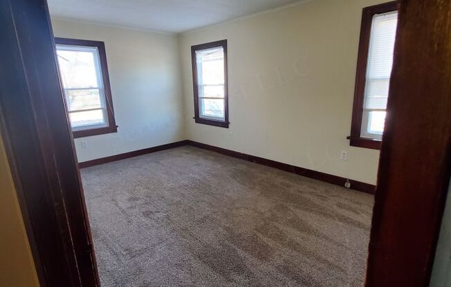 2 beds, 1 bath, $950