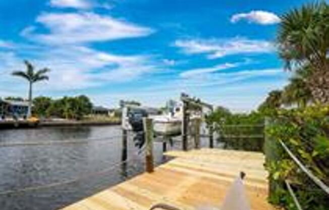 SEASONAL Wonderful WATERFRONT CANAL Charlotte Harbor Access to the Gulf 3 bedroom, 2 bath POOL home