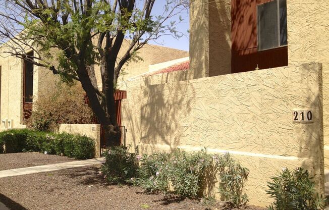 Charming 2 bedroom 1.5 bath townhome with large private patio!