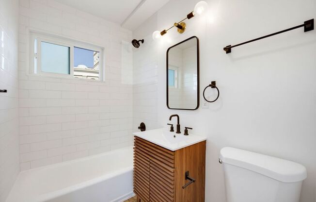 Studio, 1 bath, 400 sqft, $1,550, Unit 1725 #2