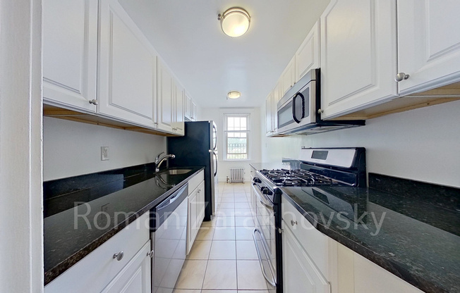 1852 COMMONWEALTH AVE