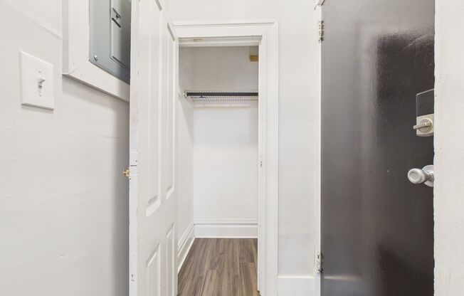 Studio, 1 bath, 400 sqft, $825, Unit 1700 N 2nd #8