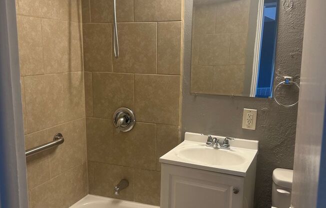 2 beds, 1 bath, 750 sqft, $1,045, Unit B02 1018 10