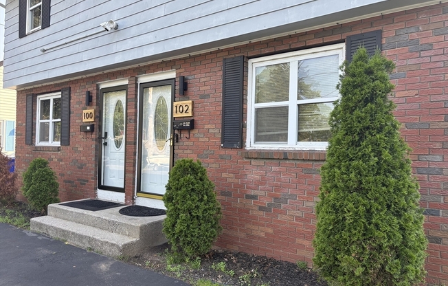 102 SAVOY AVE