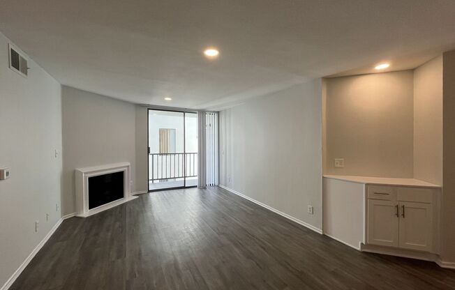 2 beds, 2 baths, 1,200 sqft, $2,748, Unit 304