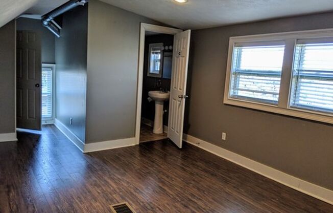 3 beds, 2 baths, $1,550, Unit RU