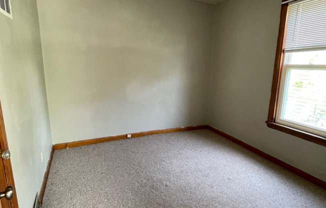 2 beds, 1 bath, $900