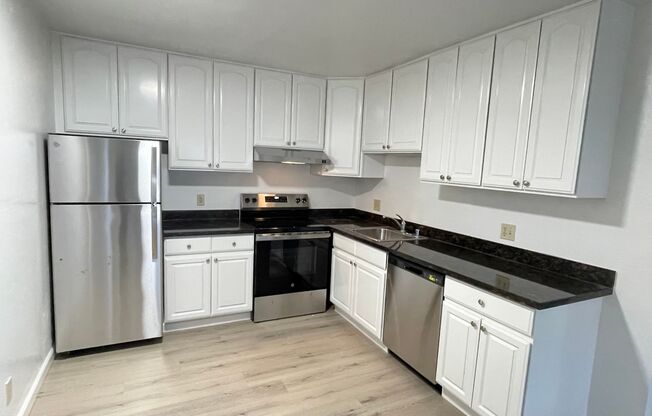 2 beds, 1 bath, $2,300, Unit 11