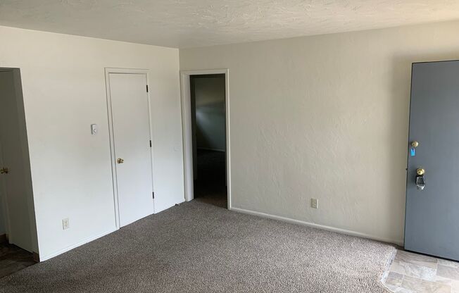 2 beds, 1 bath, 725 sqft, $1,300