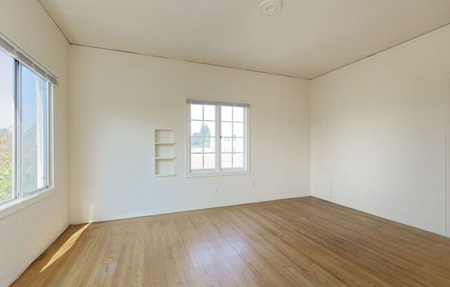 1 bed, 1 bath, $2,500, Unit 232