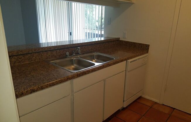 1 bed, 1 bath, 714 sqft, $840, Unit *626