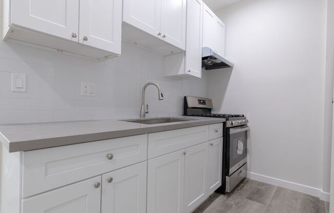 Modern and Charming Junior 1-bedroom Apartment