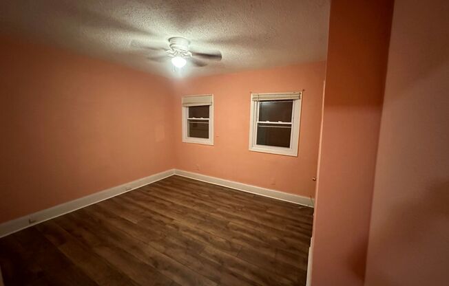 2 beds, 1 bath, $1,400