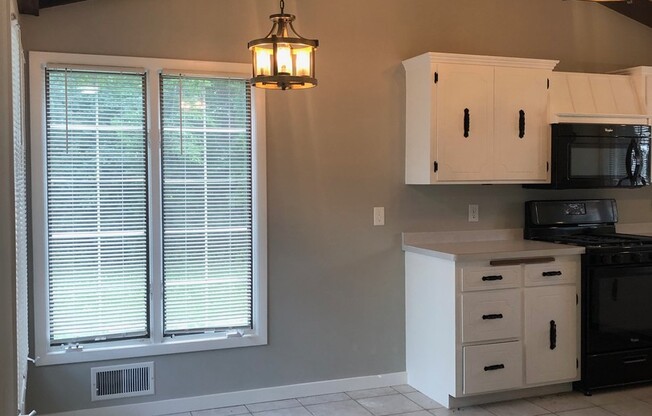 Single Family Home - River Views - Updated Finishes!