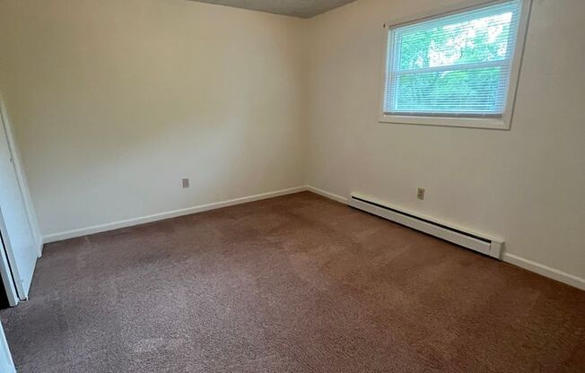 2 beds, 1 bath, 903 sqft, $1,170, Unit K-3