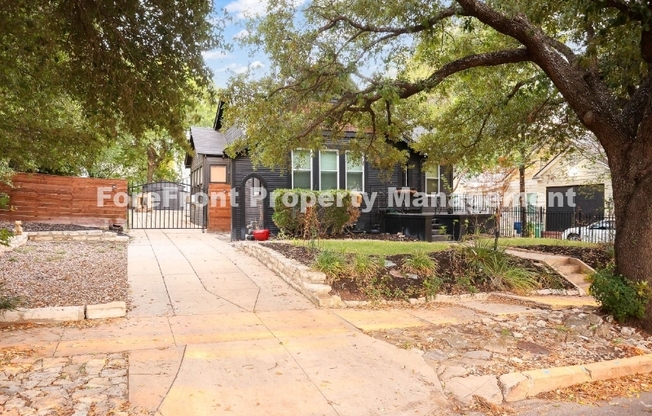 418 W ROSEWOOD AVE