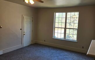 1 bed, 1 bath, $999, Unit Unit 2