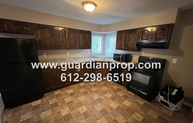 1596 Minnehaha Ave W