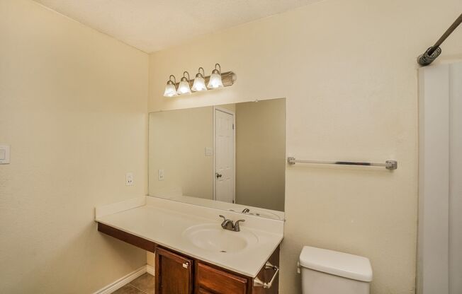 3 beds, 2 baths, $1,500