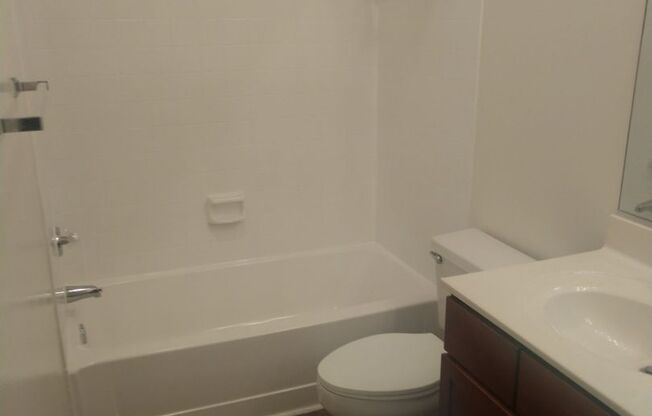 1 bed, 1 bath, 779 sqft, $1,600, Unit 1009 C #3C