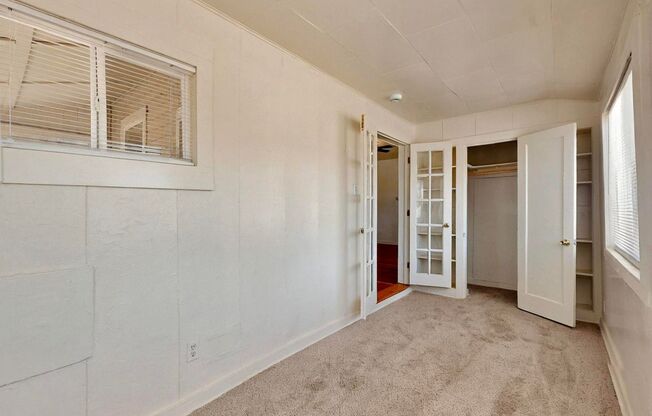 2 beds, 1 bath, 900 sqft, $1,400, Unit 823 11th Street NW