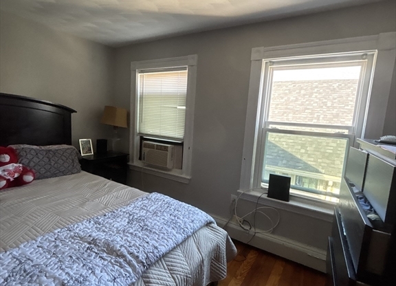 25 PEIRCE AVE