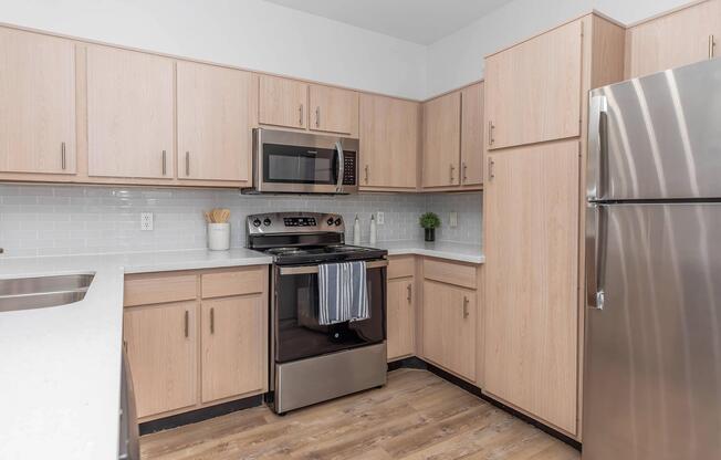 2 beds, 1.5 baths, 837 sqft, $1,179