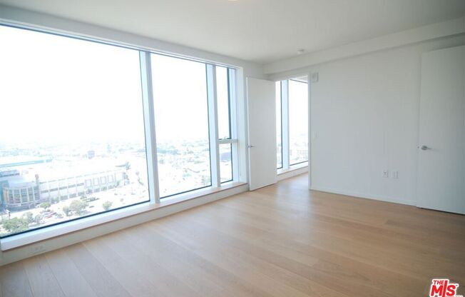 2 beds, 2.5 baths, 1,720 sqft, $5,500, Unit 2406