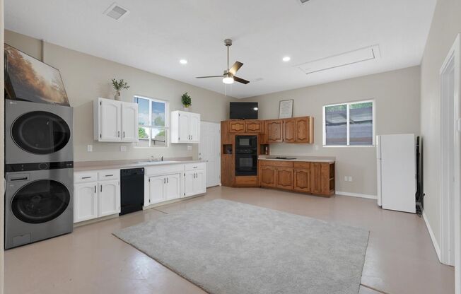 NW Albuquerque | 2 bed / 1 bath | Casita | Utilities Included