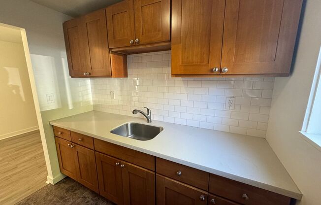 2 beds, 1 bath, $1,895, Unit 1