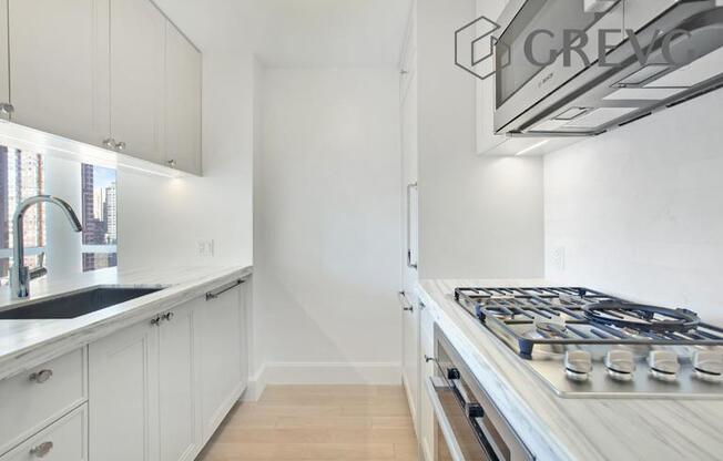 3 beds, 3 baths, 1,315 sqft, $11,500, Unit 15G