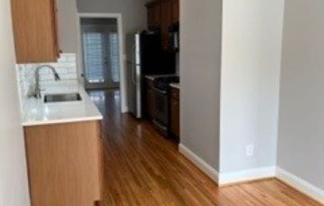 Fabulous 2 bedroom, 2 1/2 bath Townhome for Rent