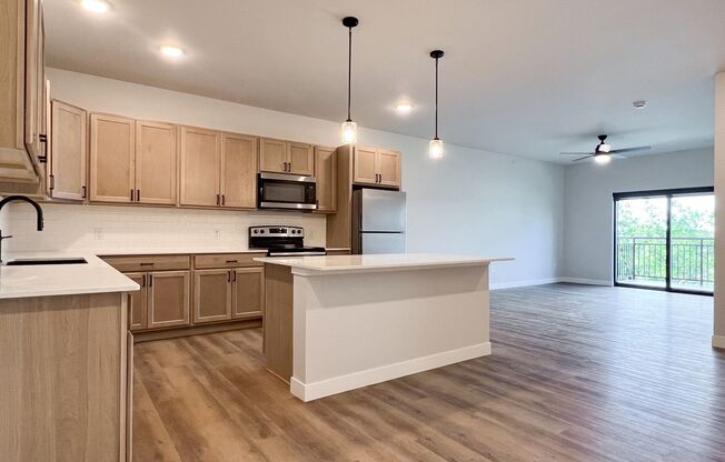 1 bed, 1 bath, 816 sqft, $1,850, Unit SC 1408-116