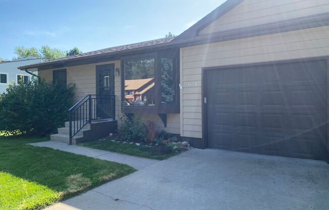 2 beds, 1 bath, $1,450