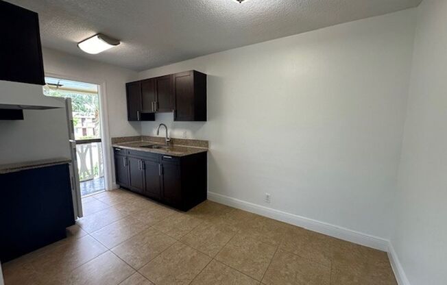 2 beds, 1 bath, 800 sqft, $1,925, Unit 224