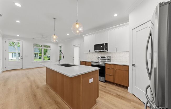 Gorgeous New Construction, Modern Finishes, Spacious Floorplan, Pet Friendly!