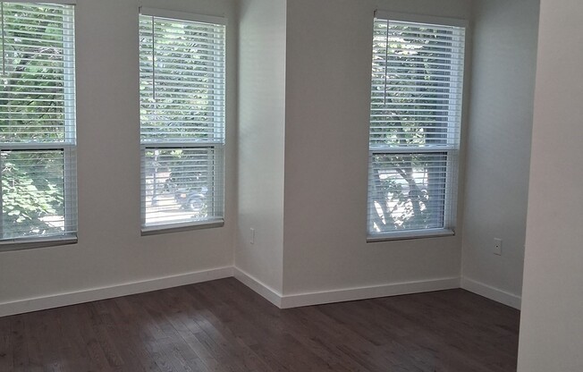 3 beds, 2.5 baths, 1,861 sqft, $4,000, Unit A