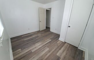 2 beds, 1 bath, $1,100