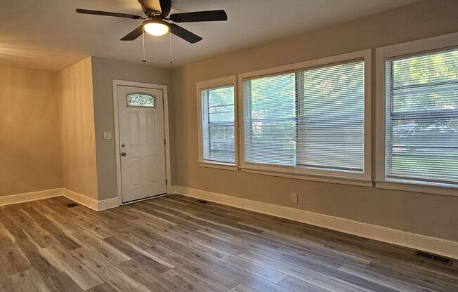Charming 3BR/2BA Ranch Just off Glenwood Rd!