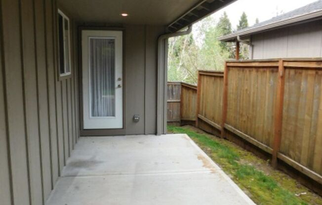 3 beds, 2 baths, $2,160