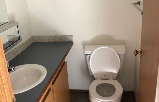 2 beds, 1.5 baths, 900 sqft, $1,600, Unit A204
