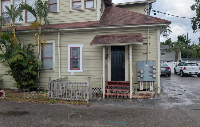 103 S WESTLAND AVE