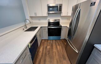 2 beds, 1 bath, $2,800, Unit Unit 105